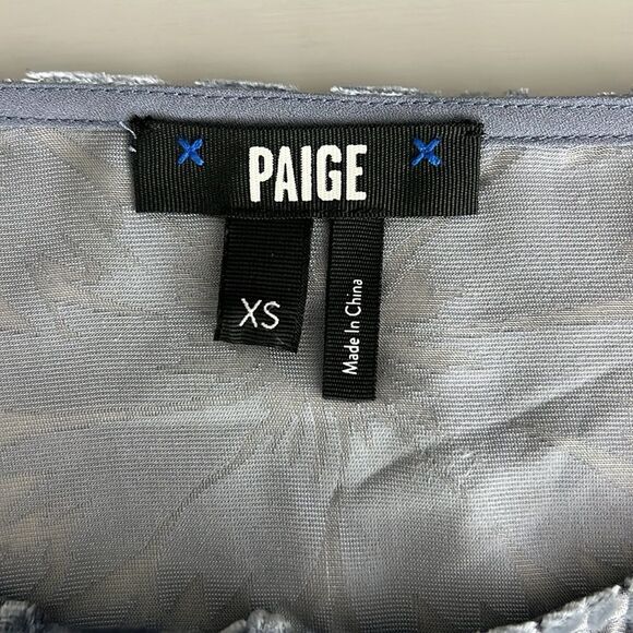 Poppy's blue floral blouse on The Bold and the Beautiful - Picture 7 of 13